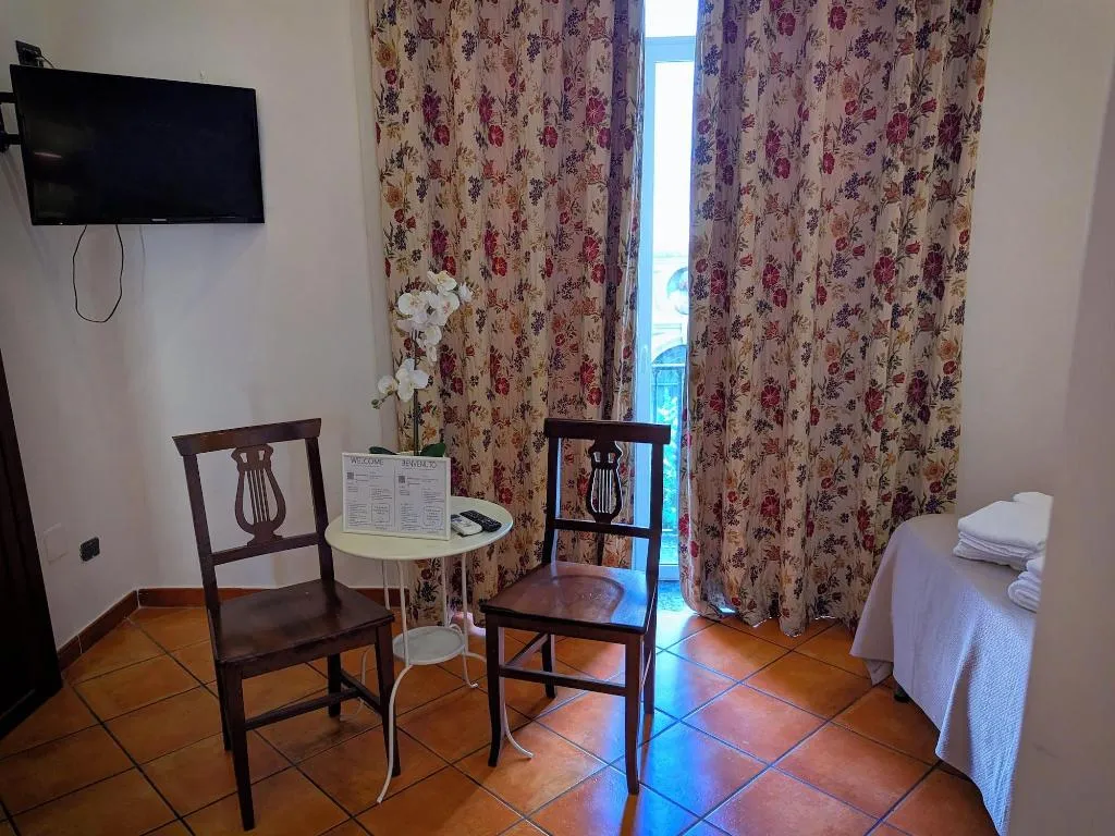 Room, La Locanda Dell Arte, Naples