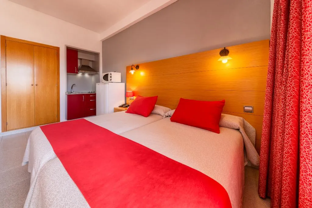 STUDIO WITH BALCONY Room, Isla del Sol, Majorca