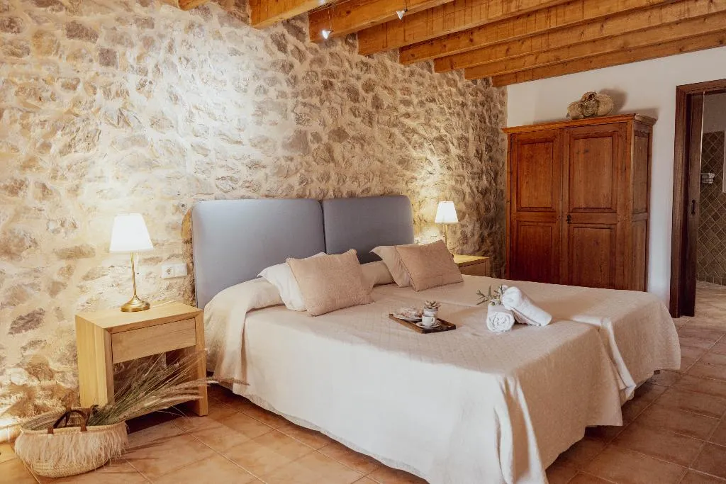 JUNIOR SUITE STANDARD Room, Ecoagroturismo Can Feliu, Majorca