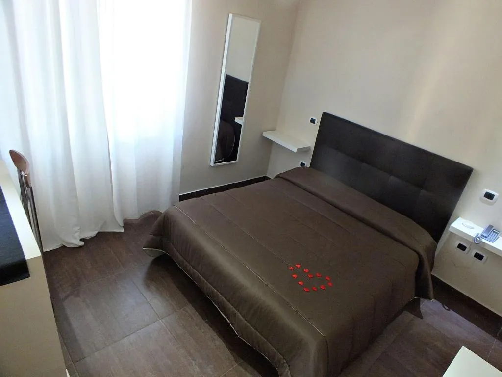 Room, Hotel Glem, Naples