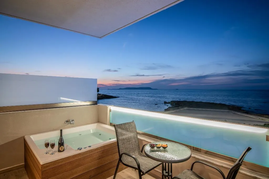 JUNIOR SUITE WITH JACUZZI Room, Ebenus Suites "by Checkin", Crete