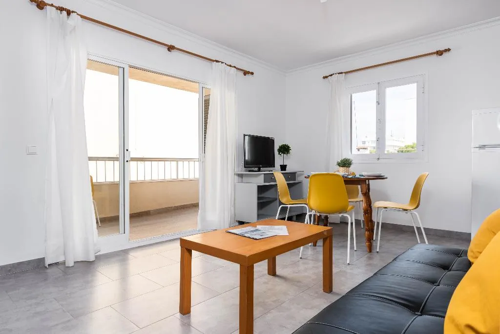 APARTMENT WITH BALCONY Room, Acapulco Apartments, Majorca