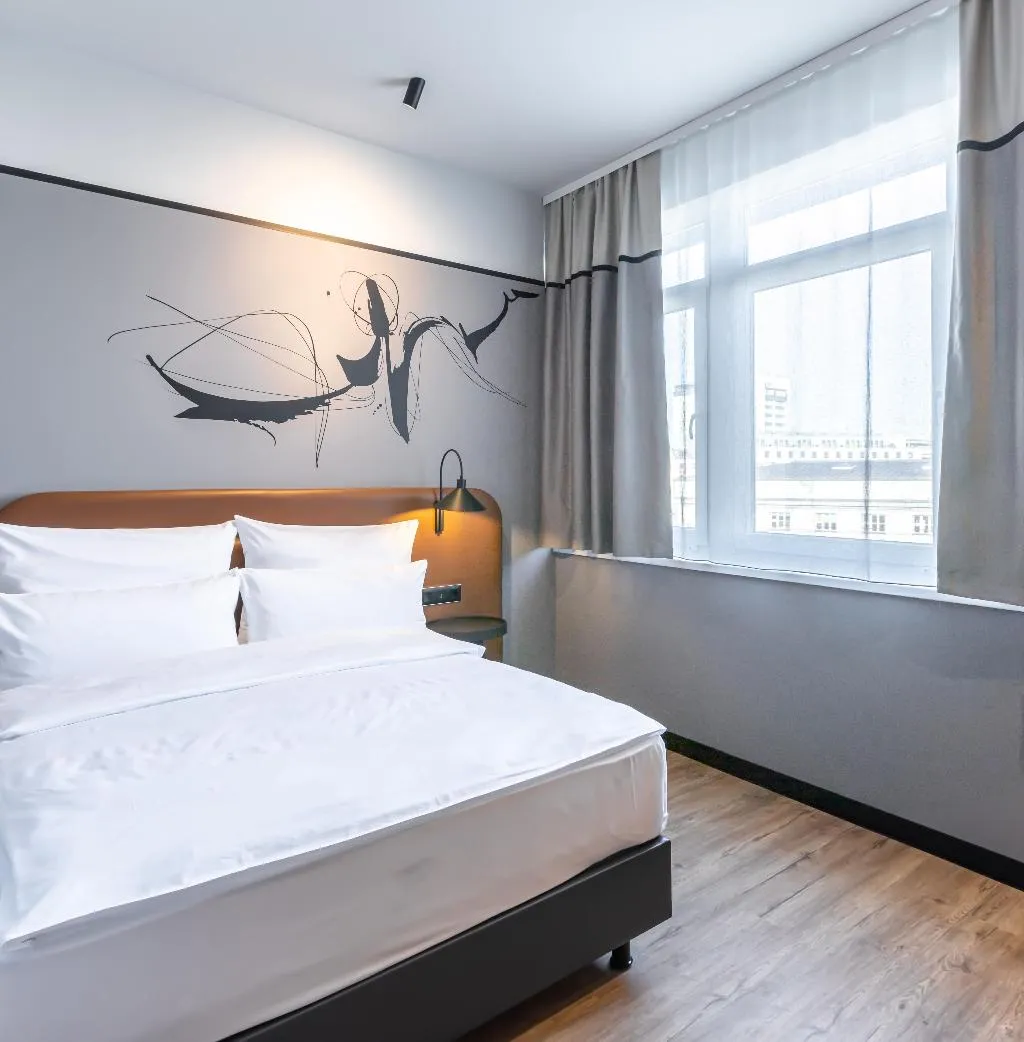 TRIPLE CLASSIC Room, Titanic Comfort Kurfuerstendamm, Berlin