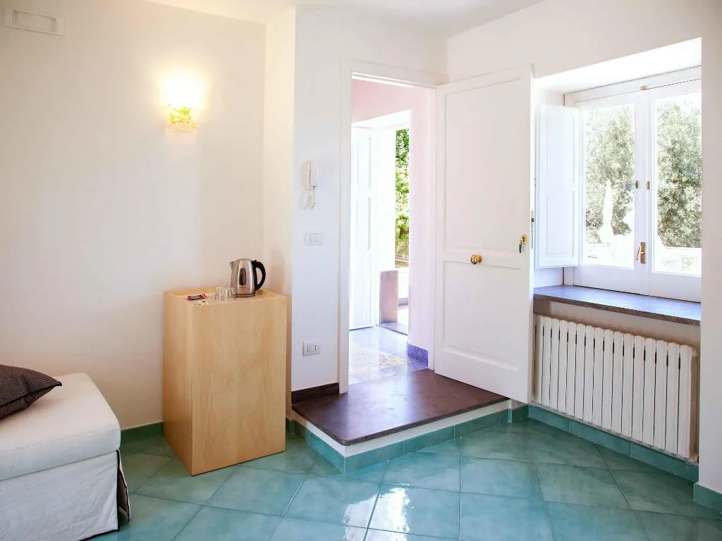 Room, Antonio Massa Lubrense, Naples