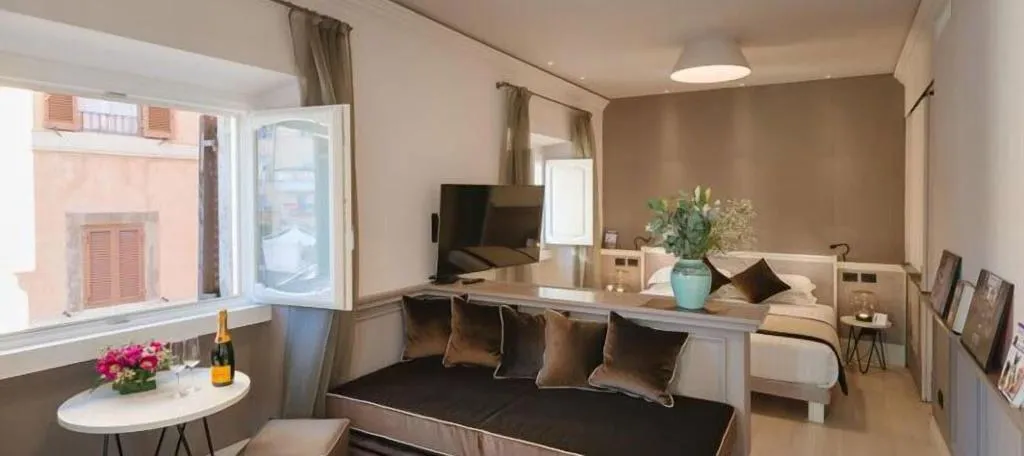 JUNIOR SUITE THREE BEDS Room, Rhea Silvia Luxury Navona, Rome
