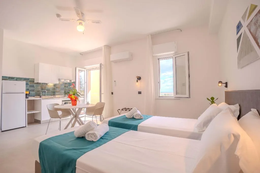 APARTMENT WITH BALCONY Room, Residence Villa Giardini, Taormina