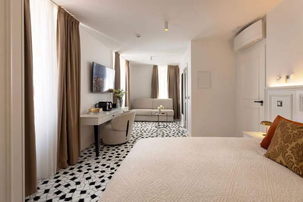 DOUBLE DELUXE Room, Heritage Hotel Lucia, Dubrovnik