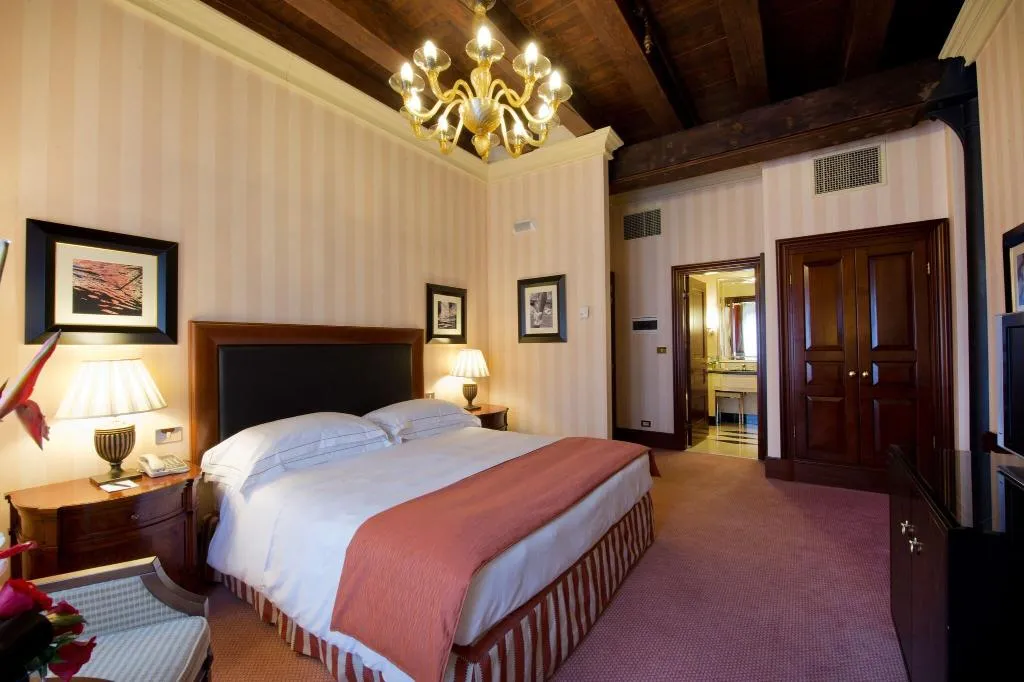 Room, Hilton Molino Stucky Venice, Venice