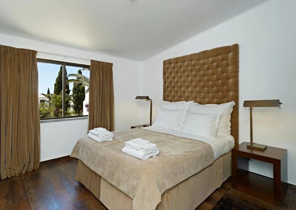 APARTMENT TWO BEDROOMS Room, São Rafael Holidays, Algarve