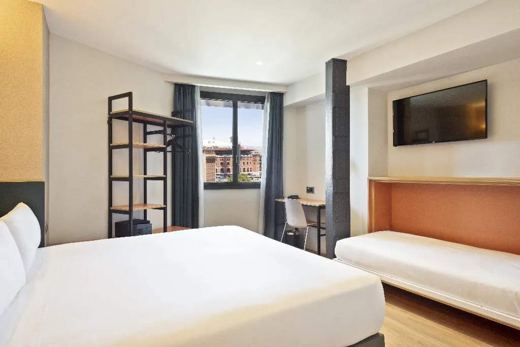 TRIPLE STANDARD Room, Brick Barcelona, Barcelona