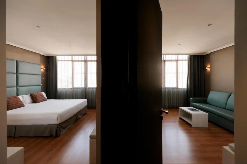 JUNIOR SUITE STANDARD Room, Pax Guadalajara, Madrid