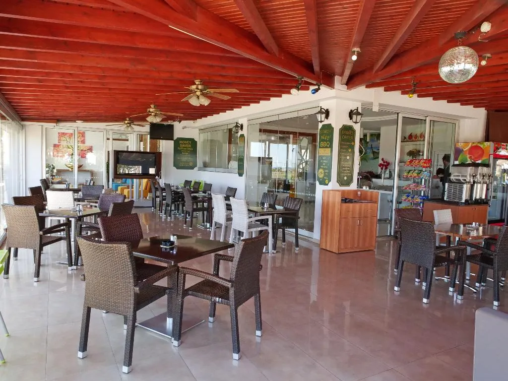 Restaurant, Loutsiana Hotel & Apartments, Cyprus