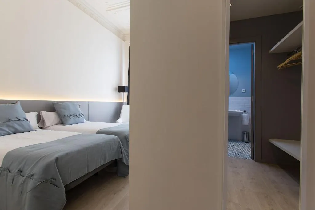 Room, Izaila Plaza Catalunya, Barcelona