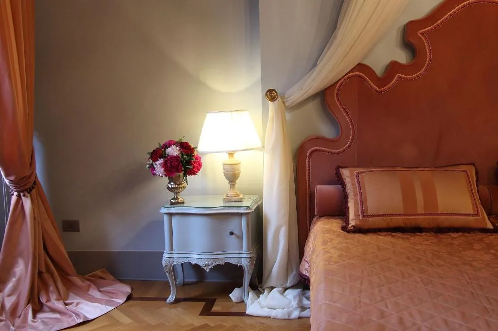 Room, Piazza Pitti Palace, Florence