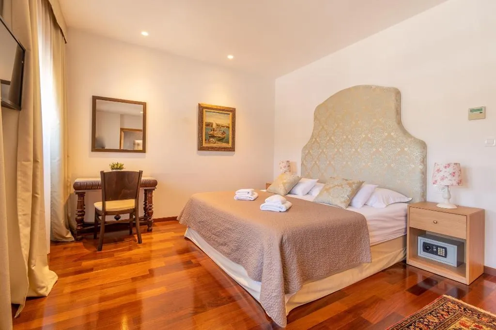 Room, B&B Heritage Villa Apolon, Split