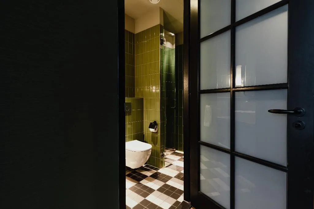DOUBLE EXECUTIVE CANAL VIEW Room, Hotel MAI Amsterdam, Amsterdam
