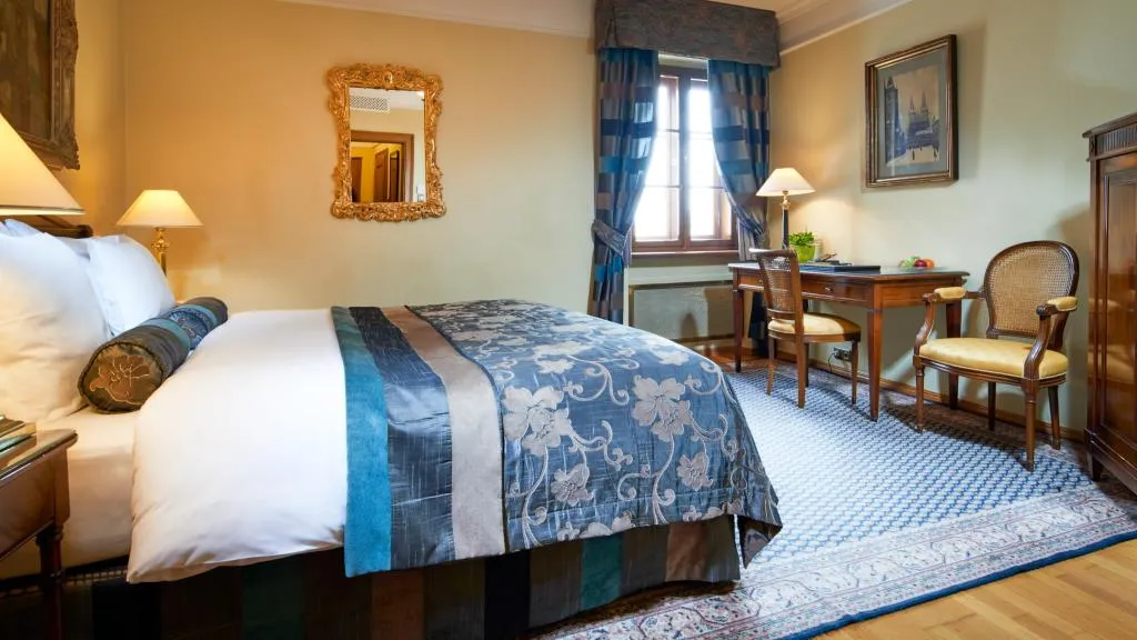 Double or Twin DELUXE Room, Golden Well, Prague