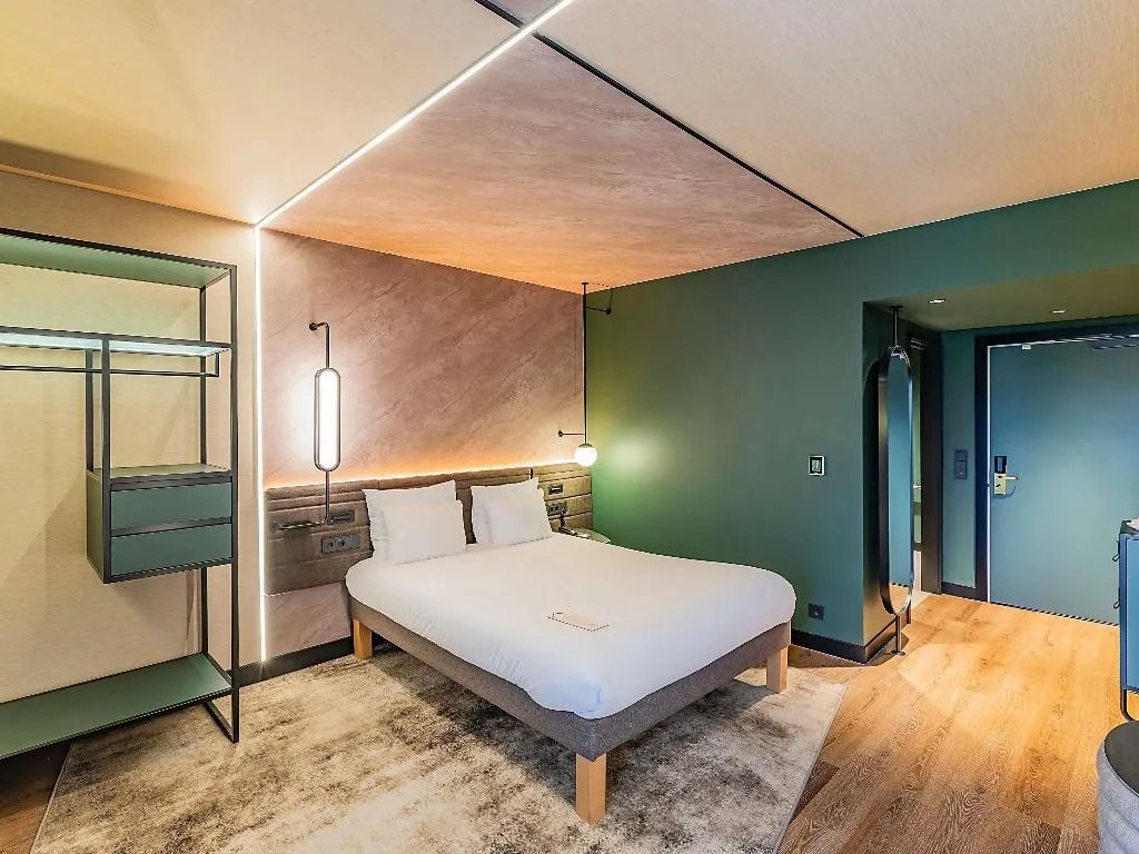 DOUBLE KING BED NON SMOKING Room, Novotel Lisboa, Lisbon