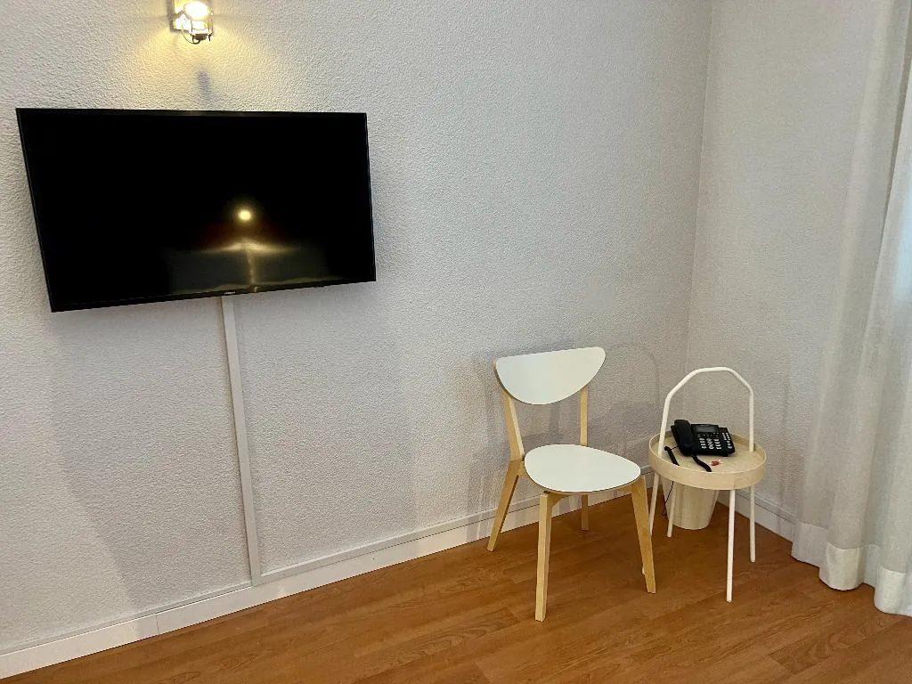 QUADRUPLE TWO DOUBLE BEDS Room, AP Hotel & Parking Madrid Aeropuerto, Madrid