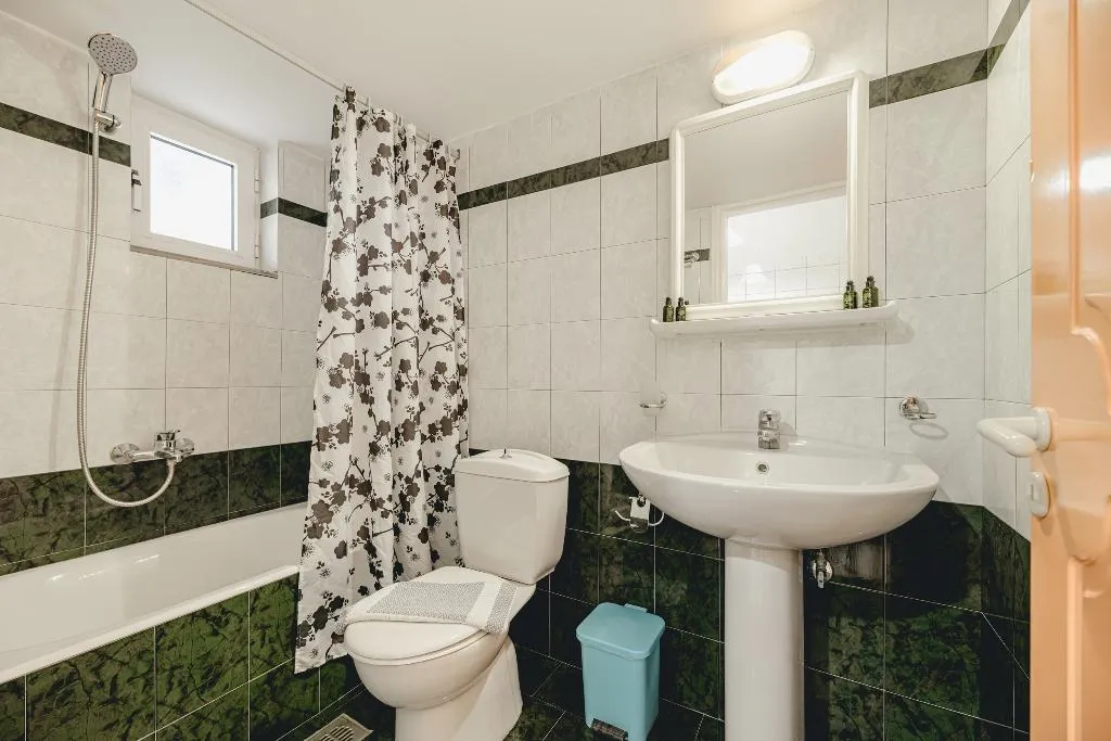 TRIPLE STANDARD Room, Christina Apartments, Zante