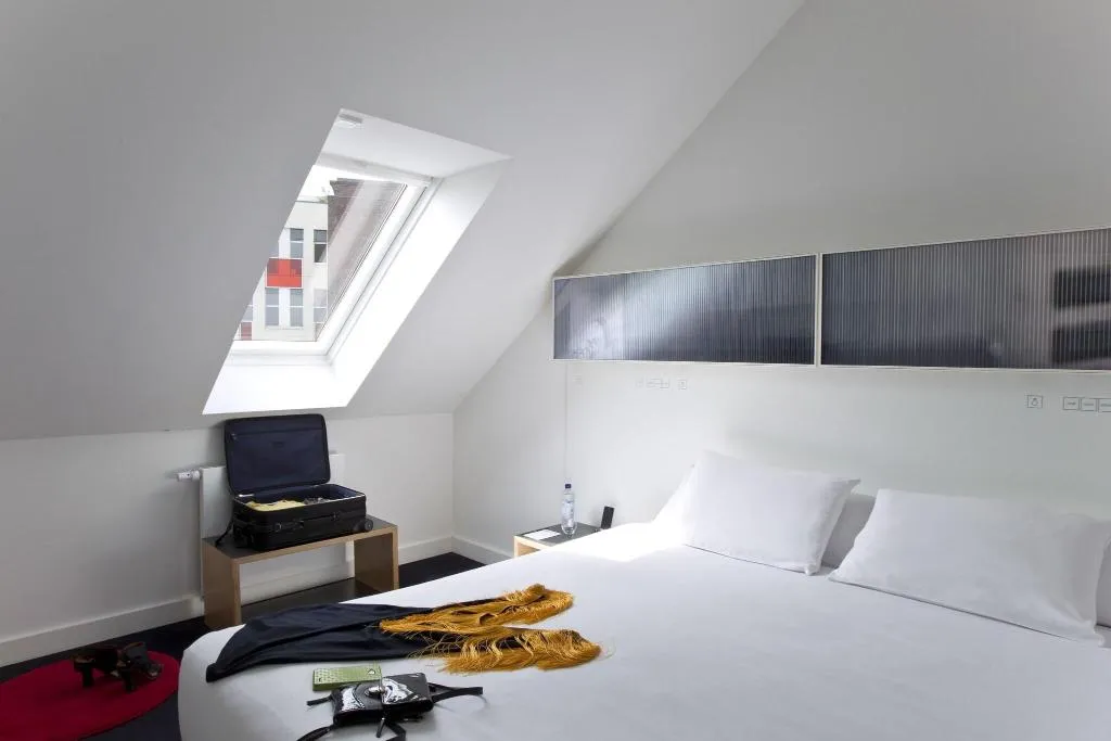 JUNIOR SUITE WITH DOUBLE BED Room, Gat Point Charlie, Berlin