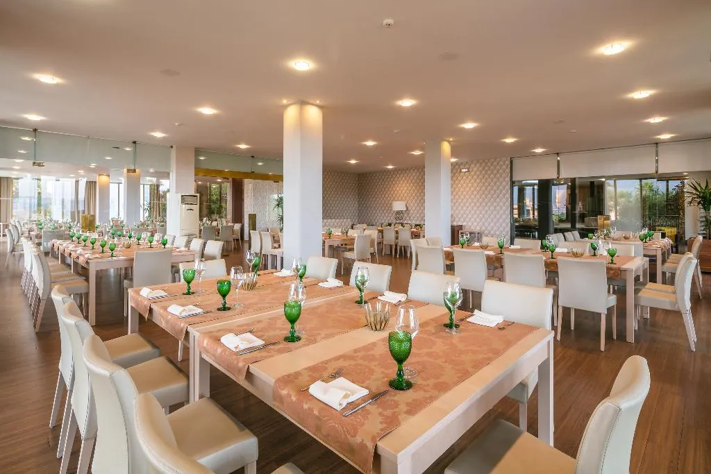 Sports and Entertainment, Forte Sao Francisco Hotel, Porto