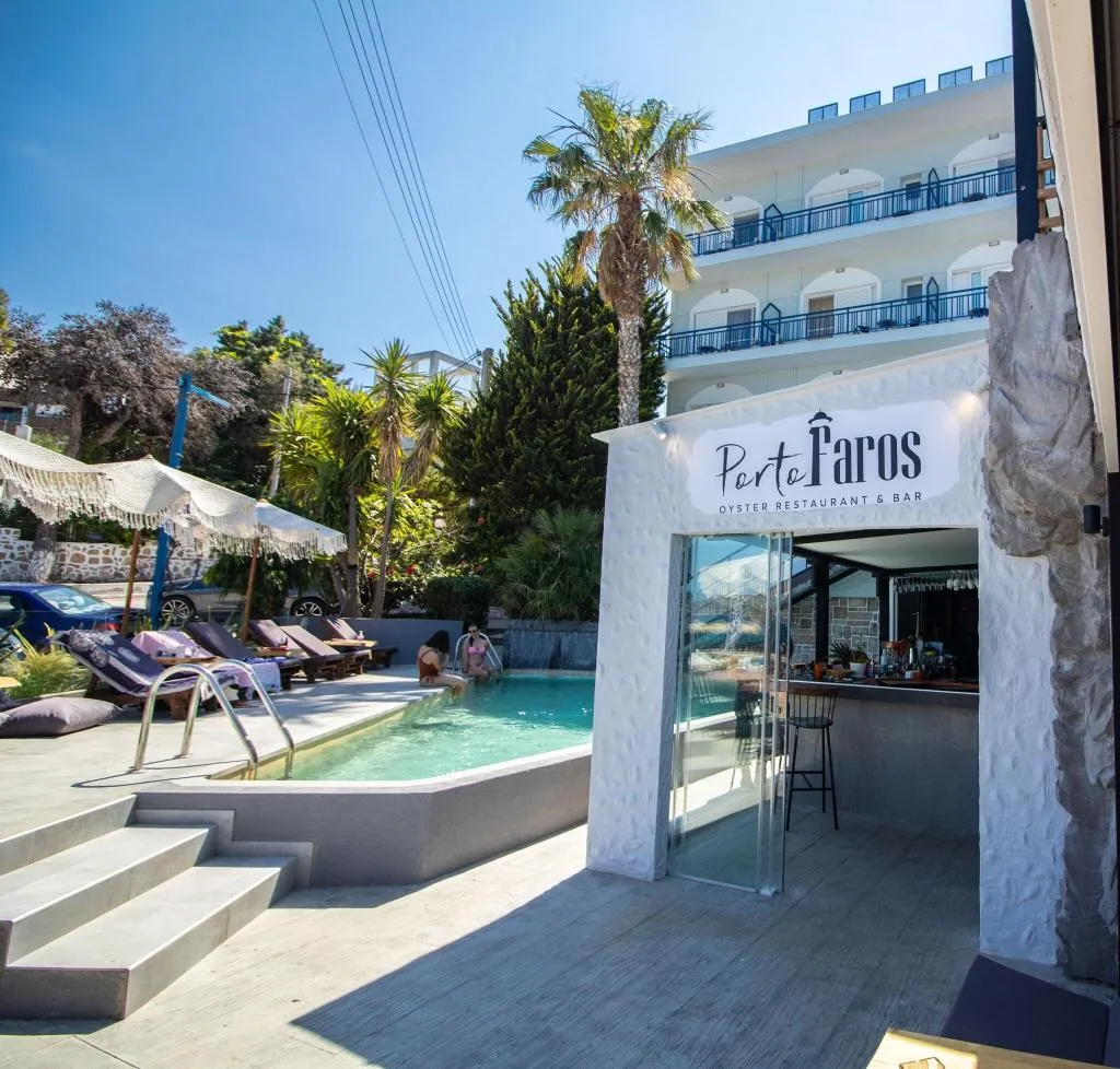 Pool, Kiani Akti, Athens