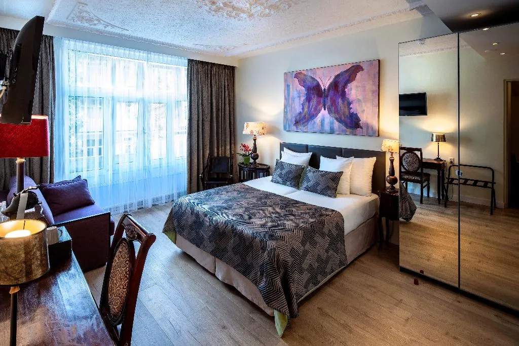 TRIPLE STANDARD Room, Hotel Jupiter, Amsterdam