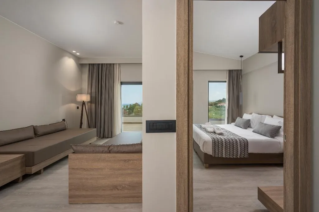 SUITE WITH JACUZZI Room, Mare Village Hotel, Crete
