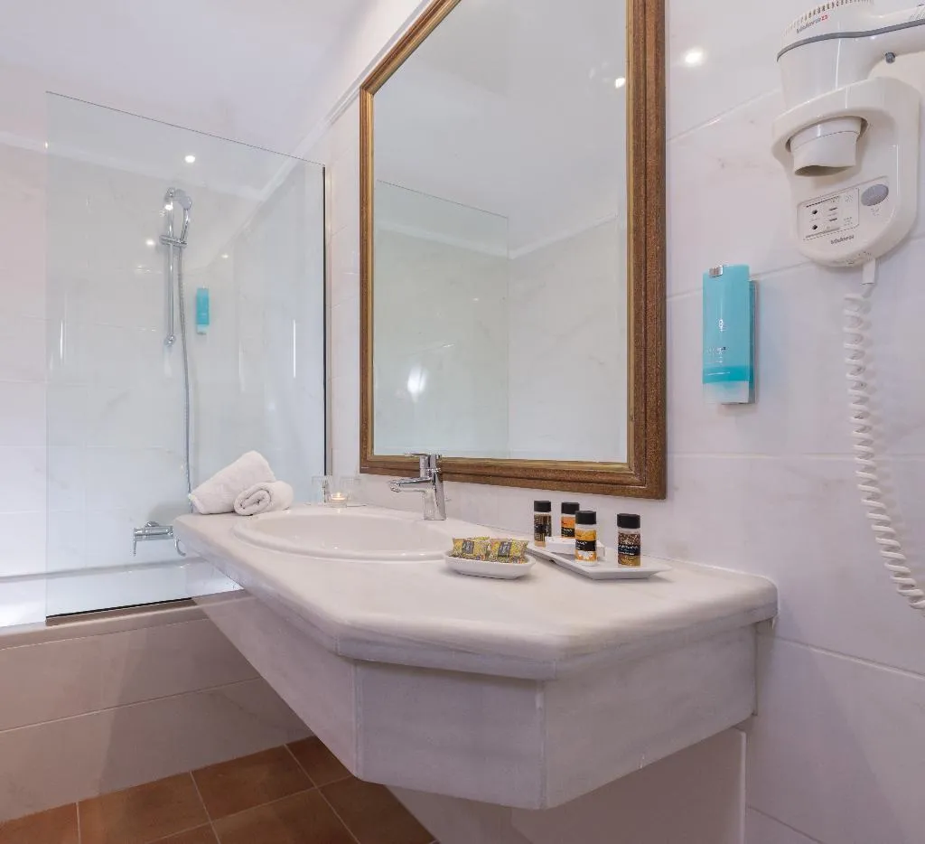 Double or Twin GARDEN VIEW Room, Alexander Beach Hotel & Village Resort, Crete