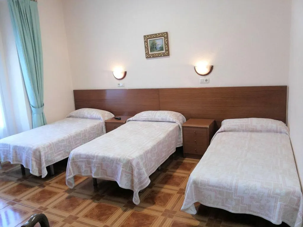 Room, Hostal Zamora, Madrid