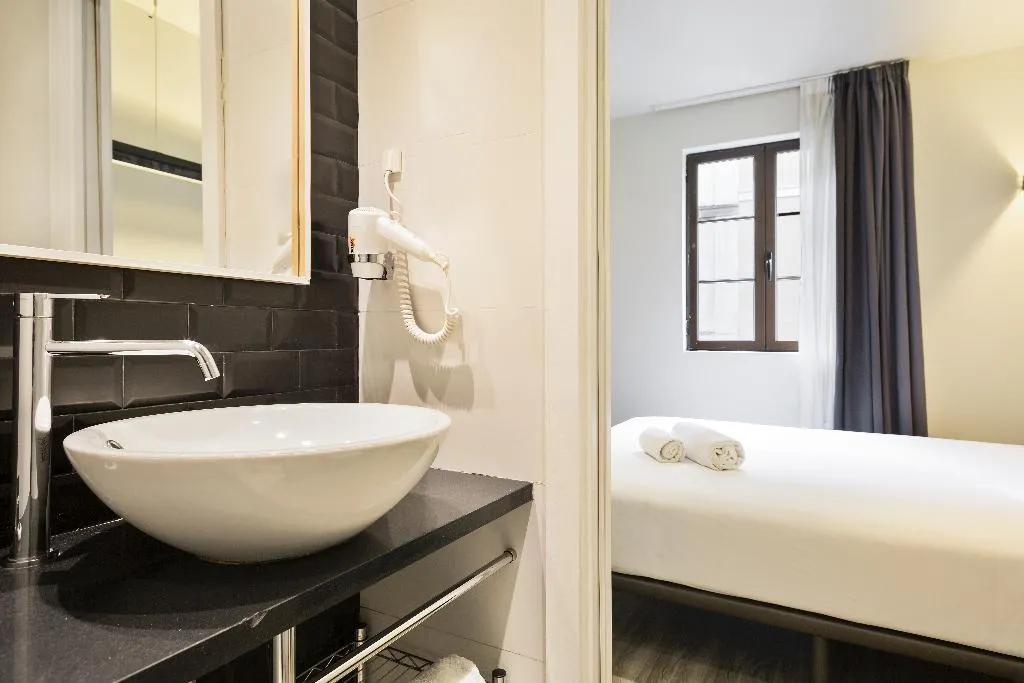 DOUBLE STANDARD Room, Acta bcn 40, Barcelona