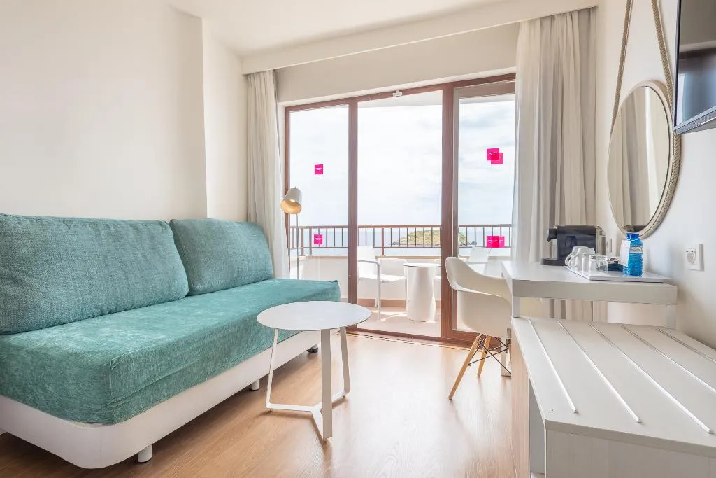 DOUBLE DELUXE SEA VIEW Room, Leonardo Royal & Suites hotel Ibiza Santa Eulalia, Ibiza
