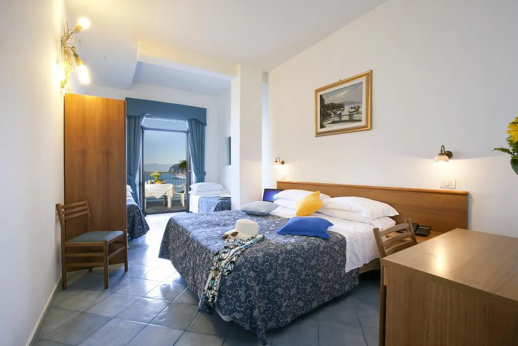 Double or Twin SEA VIEW Room, Settimo Cielo, Naples