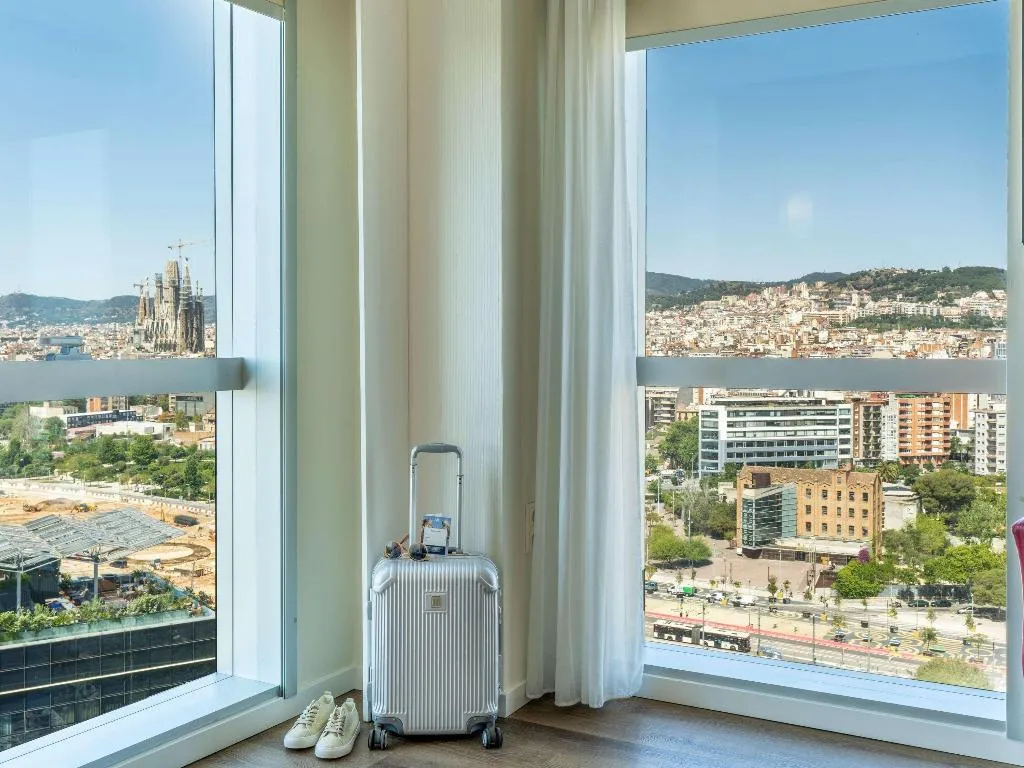 DOUBLE SUPERIOR WITH VIEWS Room, Novotel Barcelona City, Barcelona