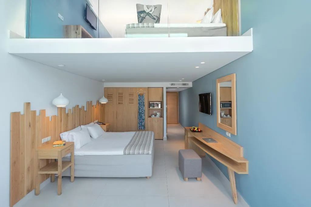 FAMILY ROOM WITH PRIVATE POOL Room, Arina Beach Resort, Crete