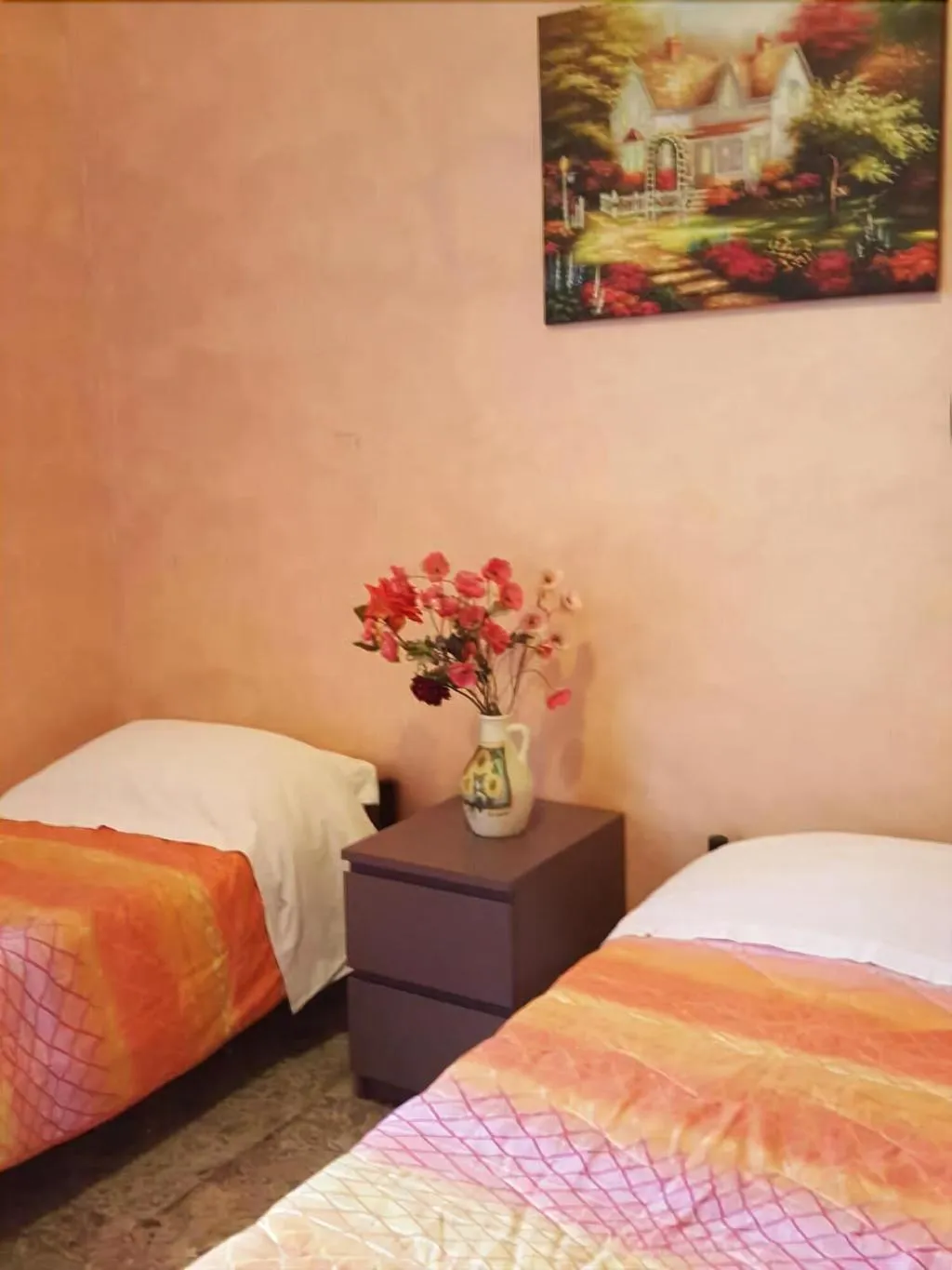 Room, Ave Popolo, Naples