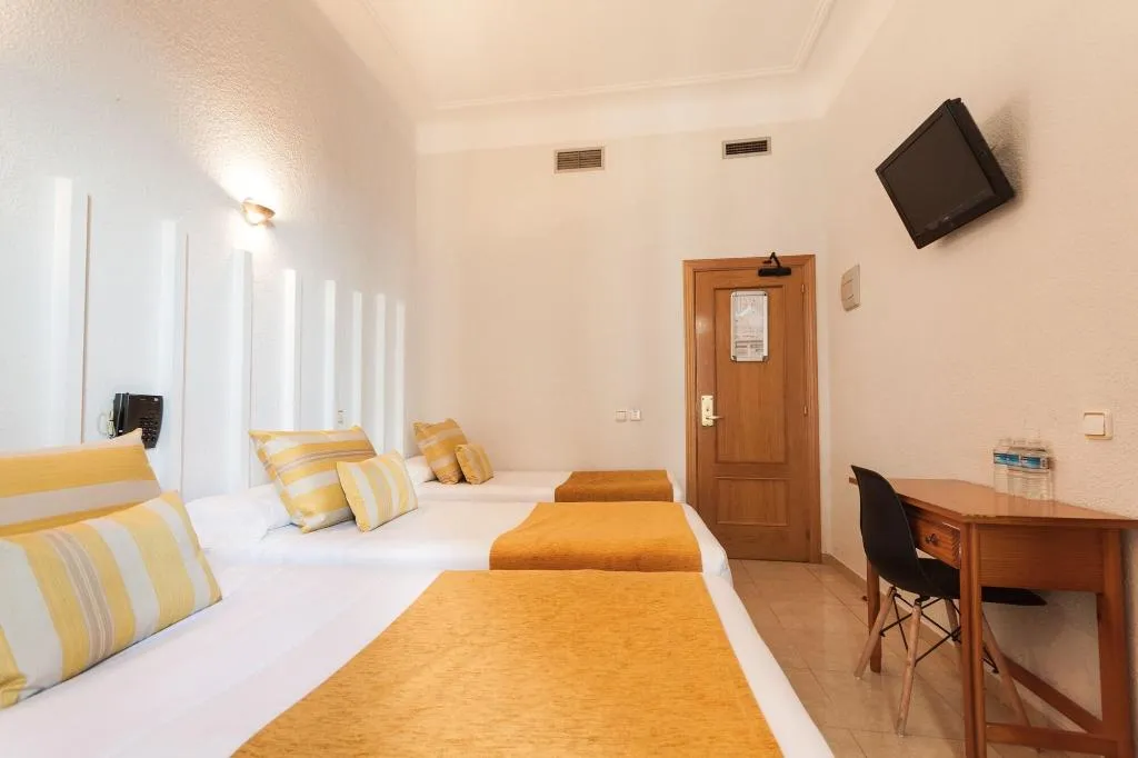 Room, Josefina Hostal, Madrid