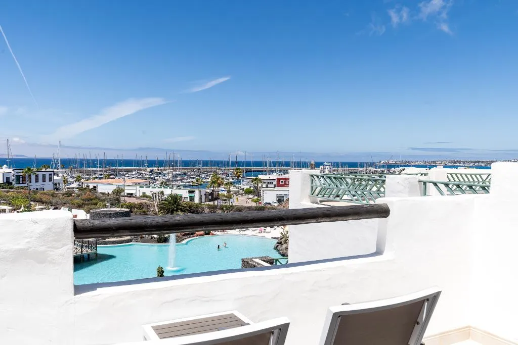 Double or Twin SEA VIEW CAPACITY 3 Room, Hotel LIVVO Volcan Lanzarote, Lanzarote