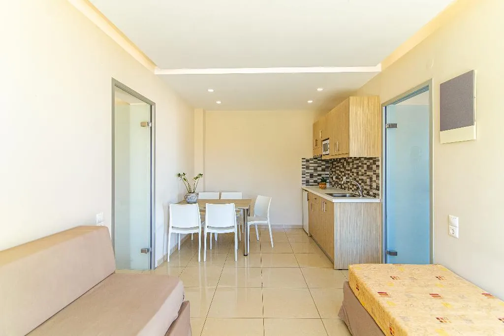 APARTMENT CAPACITY 4 Room, Theo Star Beach Hotel, Crete