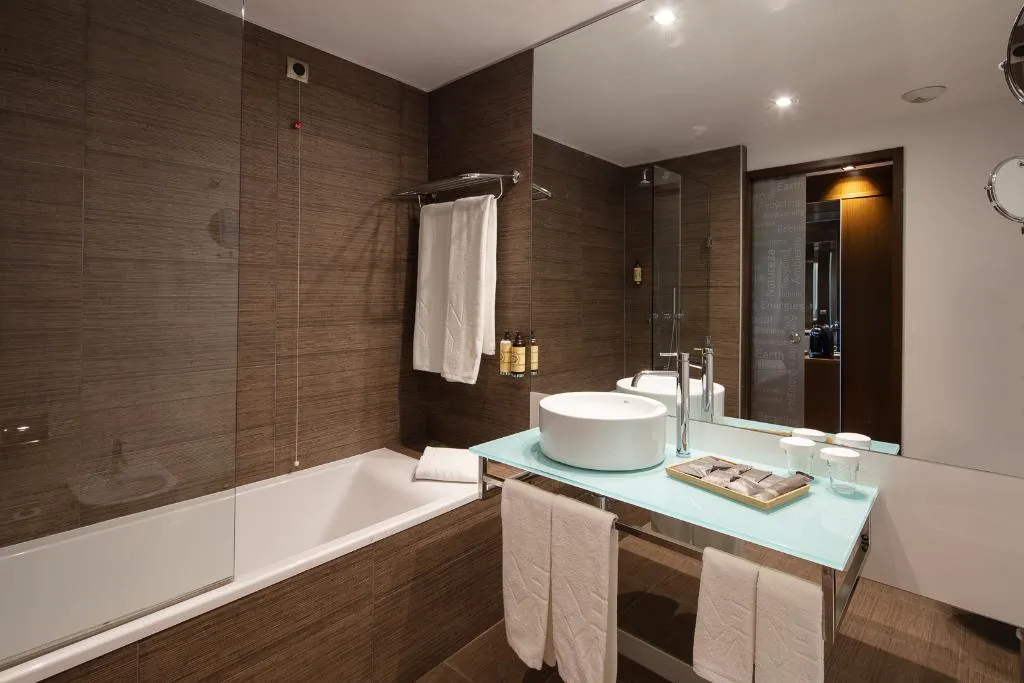 SUITE STANDARD Room, Neya Lisboa Hotel, Lisbon