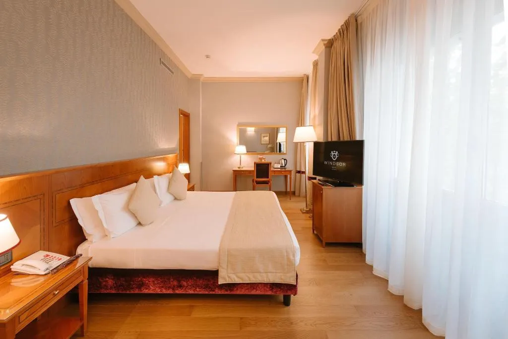 DOUBLE TWO BEDS Room, Windsor, Milan