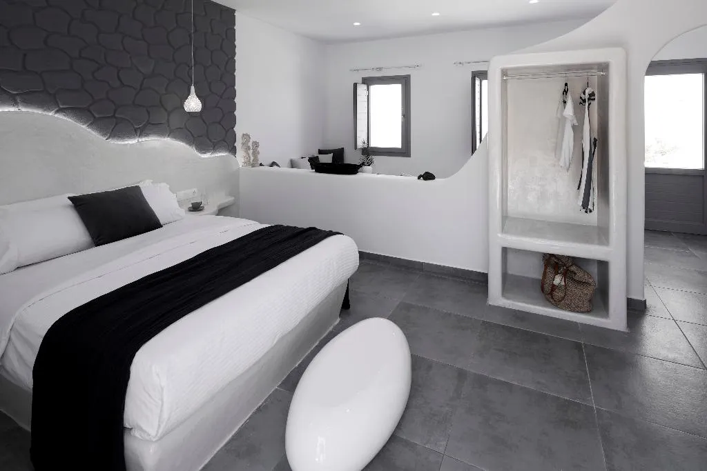 SUITE HONEYMOON Room, Golden East, Santorini