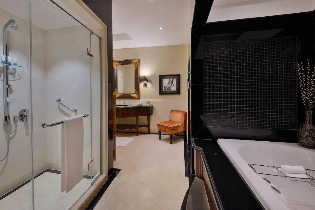 SUITE DELUXE WITH VIEWS Room, Westin Mina Seyahi Beach Resort & Marina, Dubai