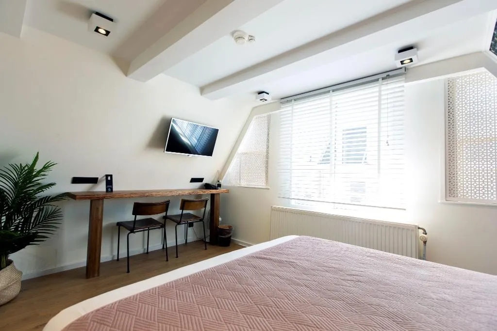 DOUBLE STANDARD Room, Quentin Golden Bear Hotel, Amsterdam
