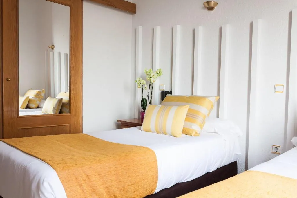 Room, Josefina Hostal, Madrid