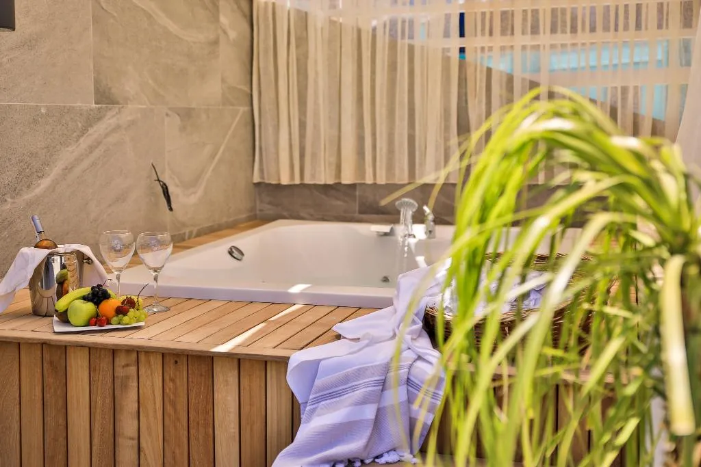 SUITE WITH JACUZZI Room, Kalkan Saray Suites, Dalaman