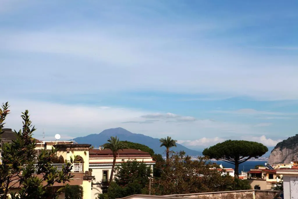 General view, Hotel La Pergola, Naples