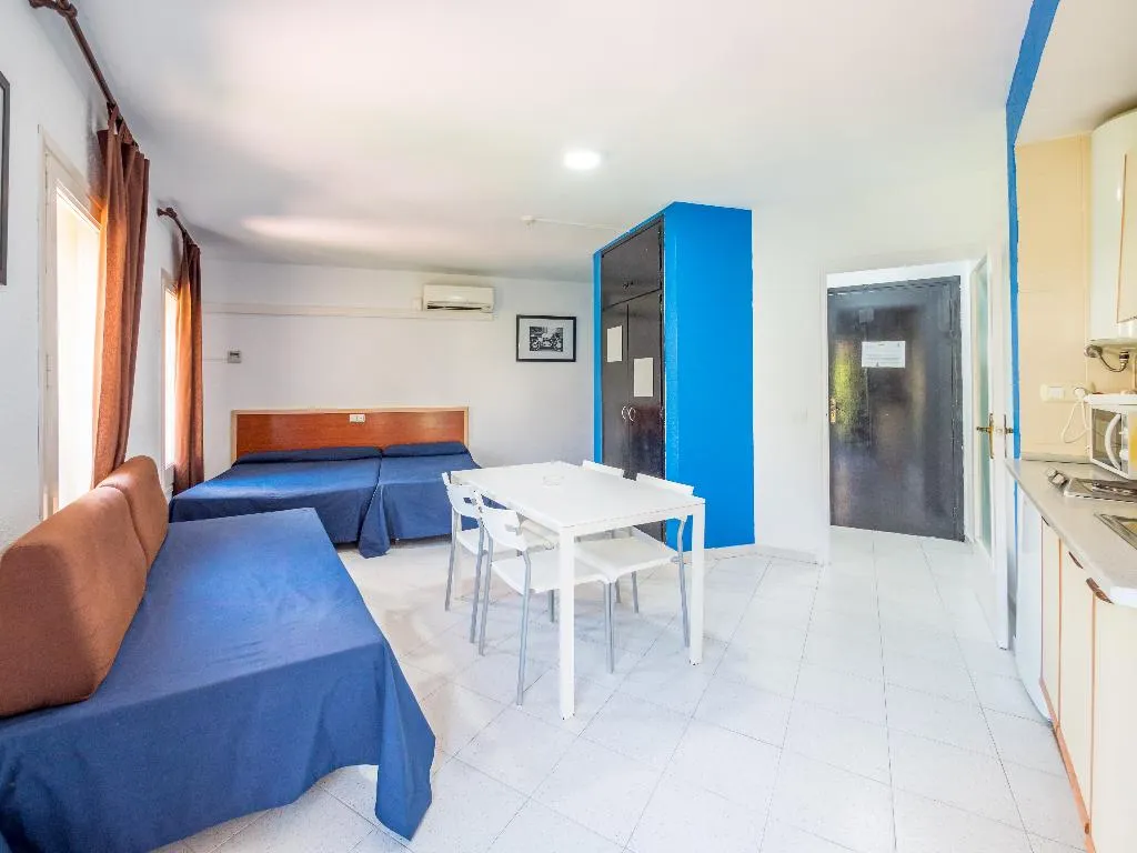 APARTMENT CAPACITY 5 ONE BEDROOM Room, Apartaments AR Monjardi, Costa Brava