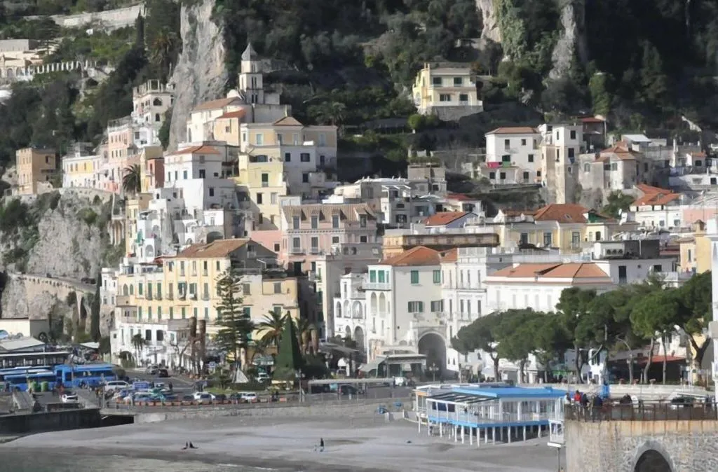 General view, Hotel Croce Di Amalfi, Naples